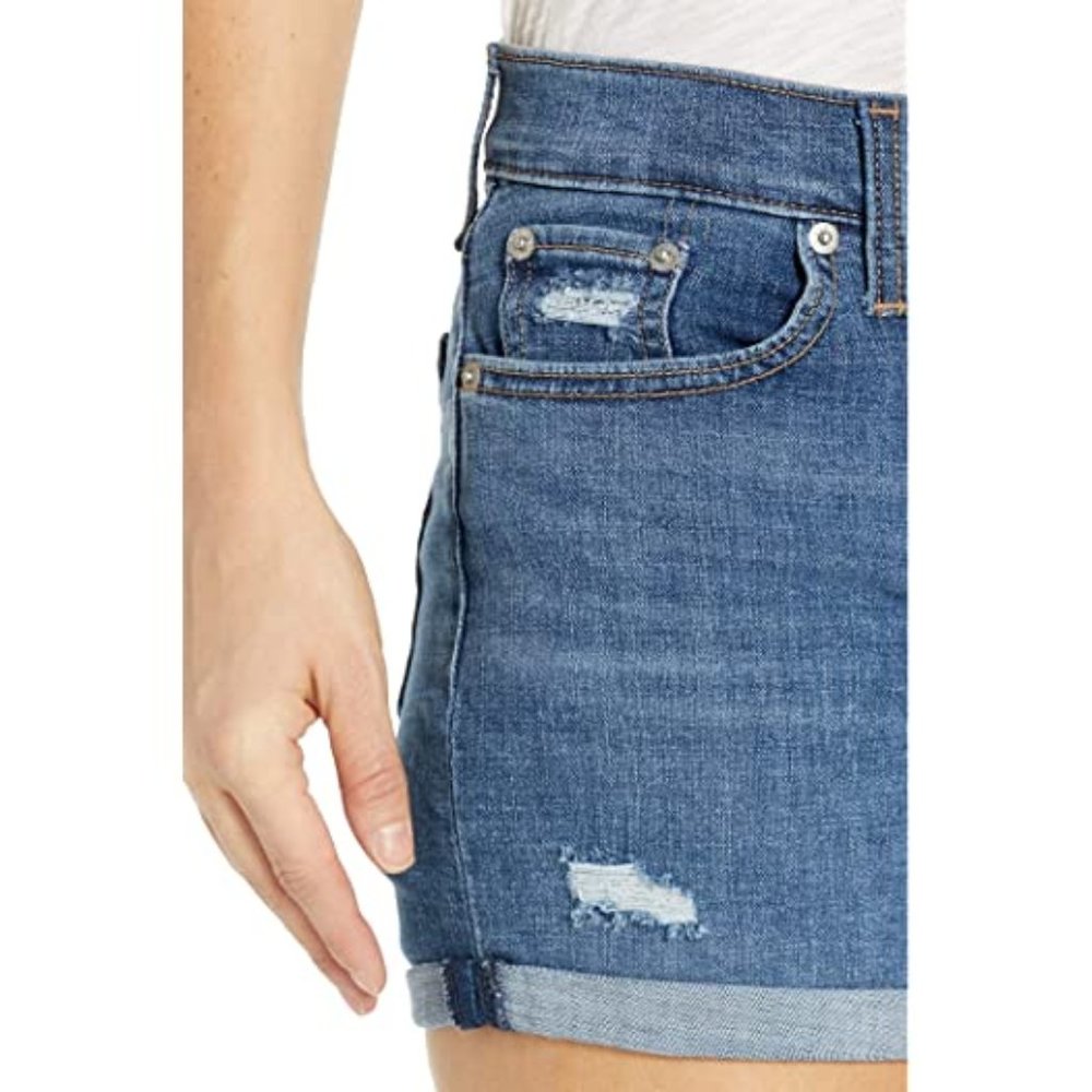 Levi's Sculpt Classic Shorts - Picture 2 of 5